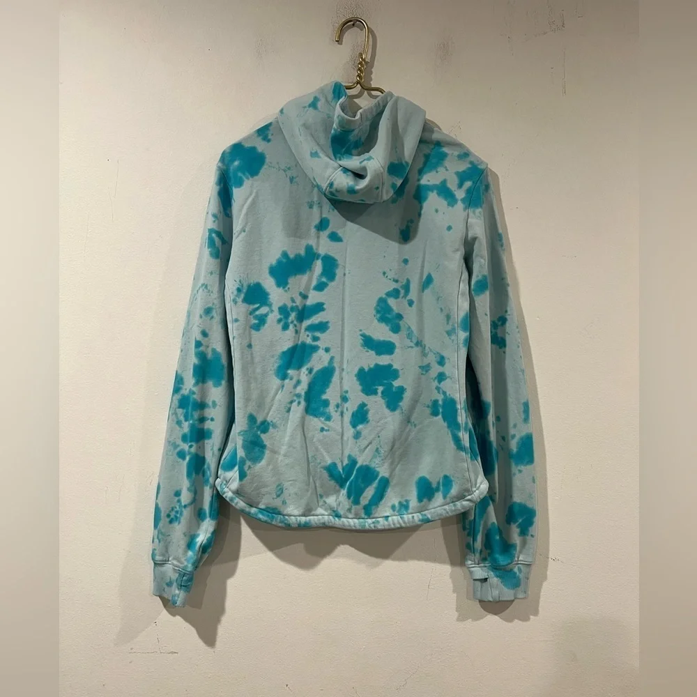 The North Face Girls blue tie dye long sleeve sweatshirt hoodie size XL